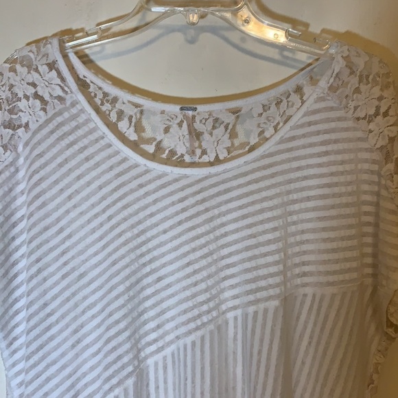 Free People High/Low Lace Top - Picture 5 of 8
